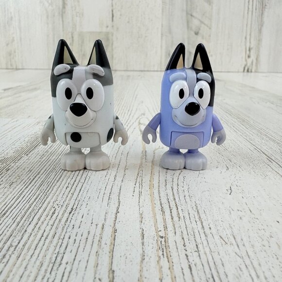 Bluey OLDER SOCKS and MUFFIN Set Heeler Cousin Standing Figure Blue RARE - Picture 1 of 16